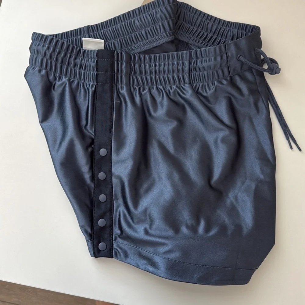 NWT Women's Nike Sportswear Circa 96 High-Waisted Breakaway Shorts Blue Size L